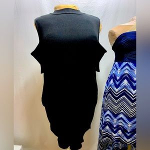 GUC - Black Cold Shoulder Mock Neck Dress Size Medium